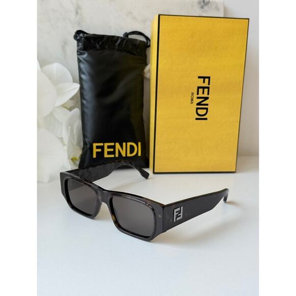 NEW Fendi FE40144I Brown Unisex Sunglasses main image 5